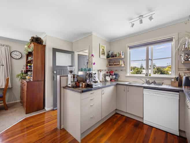 9 Stokes Avenue, Te Atatu Peninsula