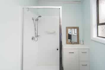 70 Old North Road, Marchwiel