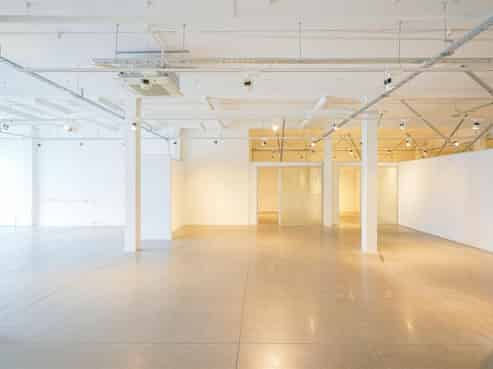 High-Stud Industrial-Style Retail Space