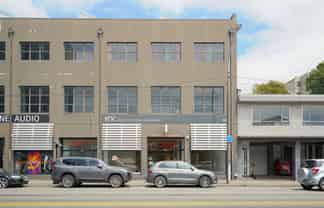 High-Stud Industrial-Style Retail Space