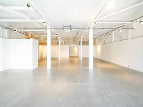 High-Stud Industrial-Style Retail Space