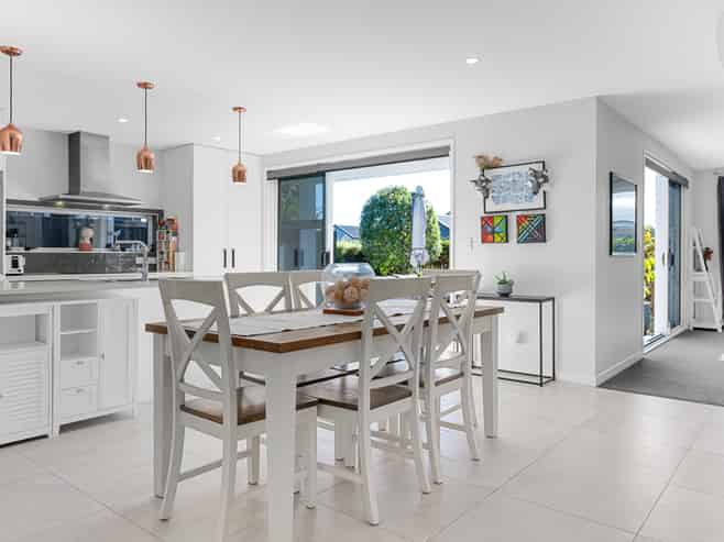 8 Wyrall Way, Chartwell