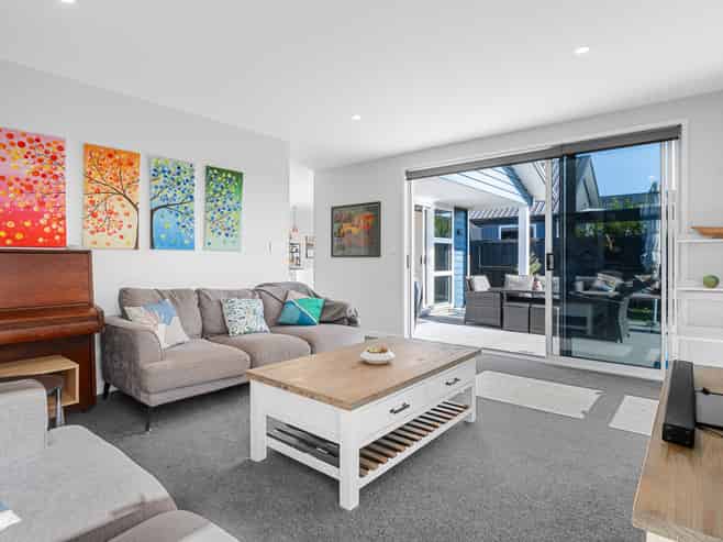 8 Wyrall Way, Chartwell