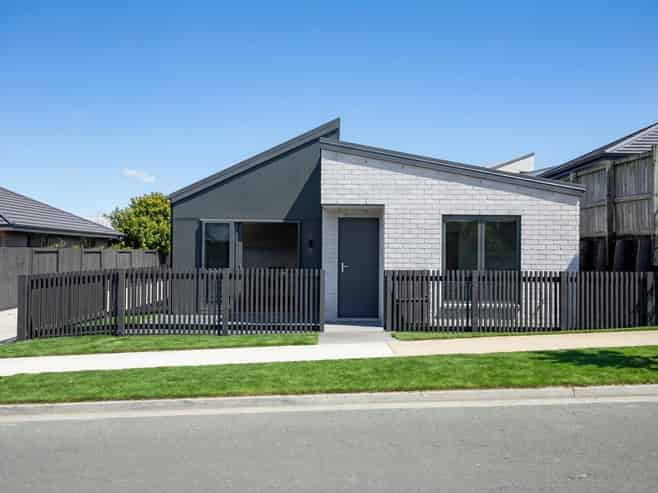 1/42 Ladeira Place, Fitzroy