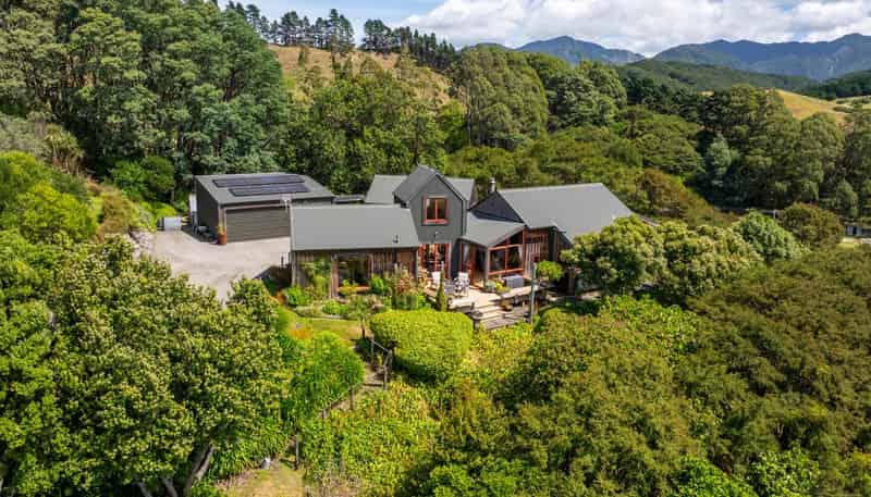 3626 Western Lake Road, Ocean Beach