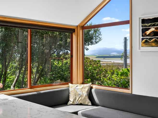 3626 Western Lake Road, Ocean Beach