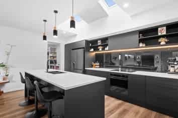 6 Timara Crescent , MARSHLAND