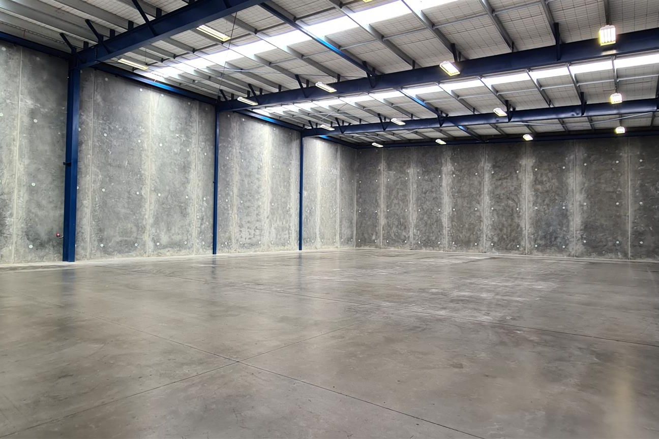 CBRE l 1,332sqm High Stud Industrial – pohled 2