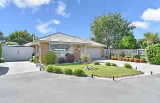 22 Sweet Waters Place, Woolston