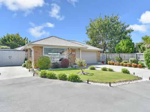 22 Sweet Waters Place, Woolston