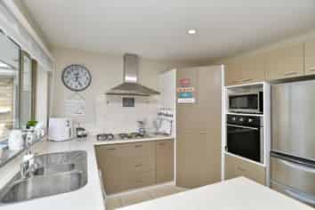 22 Sweet Waters Place, Woolston