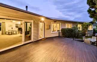 13 St Edmund Crescent, Tawa