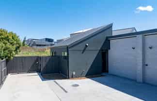 2/42 Ladeira Place, Fitzroy