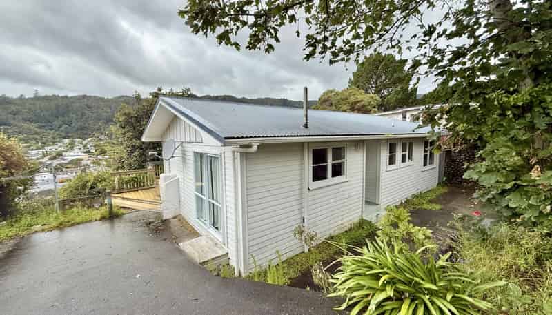 17 Amundsen Grove, Stokes Valley