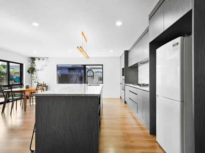 15 Opouatu Avenue, Glenbrook