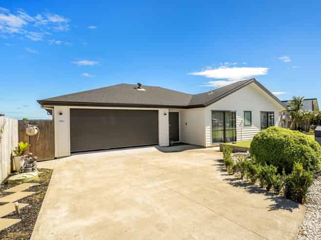 15 Opouatu Avenue, Glenbrook