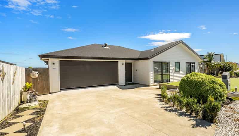 15 Opouatu Avenue, Glenbrook