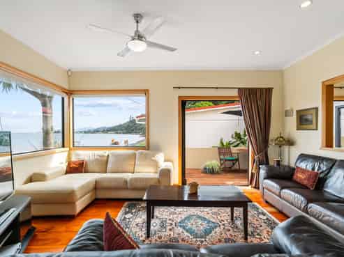 372-374 Thames Coast Road, Thornton Bay