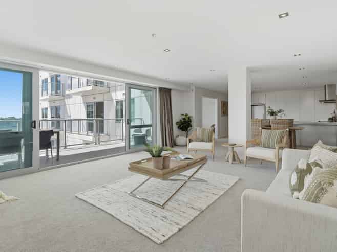 902/72 Devonport Road (Devonport Towers), Tauranga