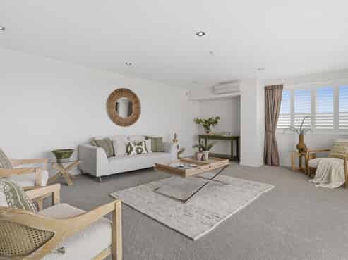 902/72 Devonport Road (Devonport Towers), Tauranga