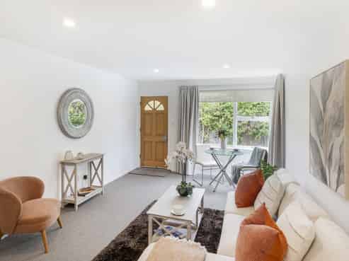 2/5 Pitt Place, Saint Albans