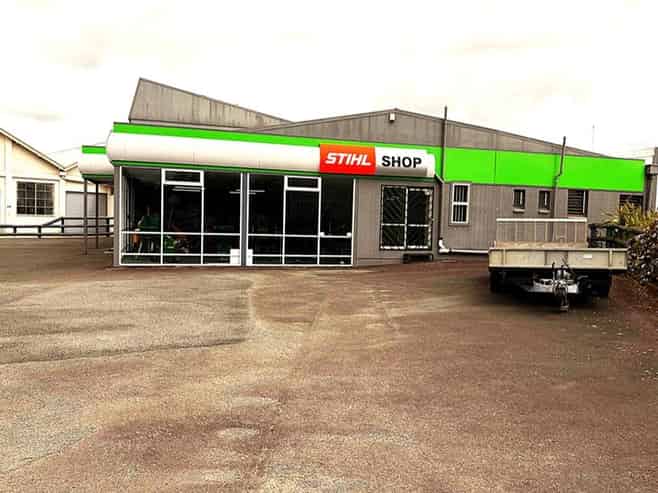 Retail Showroom and Workshop Huge Exposure