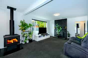 1/32 Downing Street, Hoon Hay