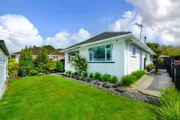 1/32 Downing Street, Hoon Hay