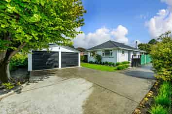 1/32 Downing Street, Hoon Hay