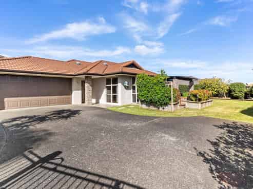 11 Elwyn Close, Flat Bush