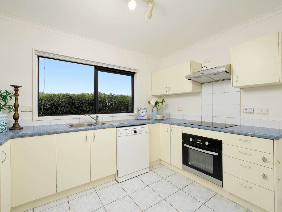 13 Xena Way, Henderson, Waitakere City, Auckland - Photo 3