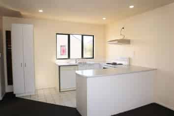 2/12 Ambrico Place, New Lynn