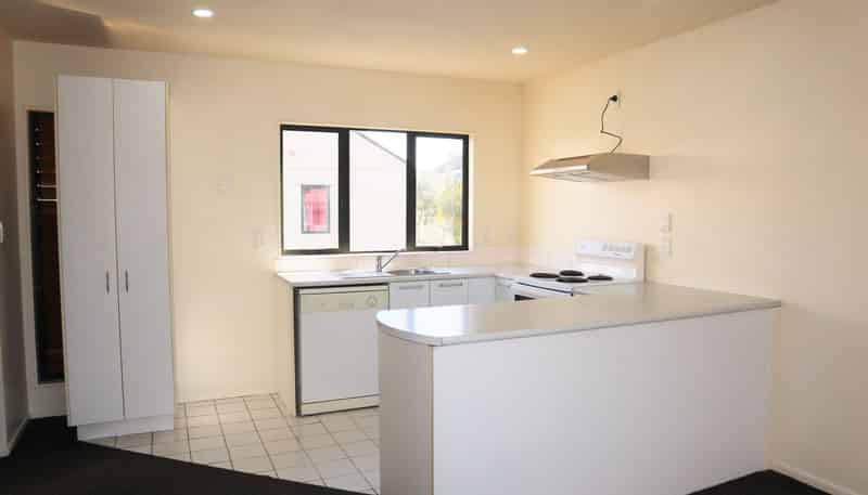 2/12 Ambrico Place, New Lynn