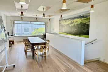 MODERN OFFICE WITH LAKE VIEWS
