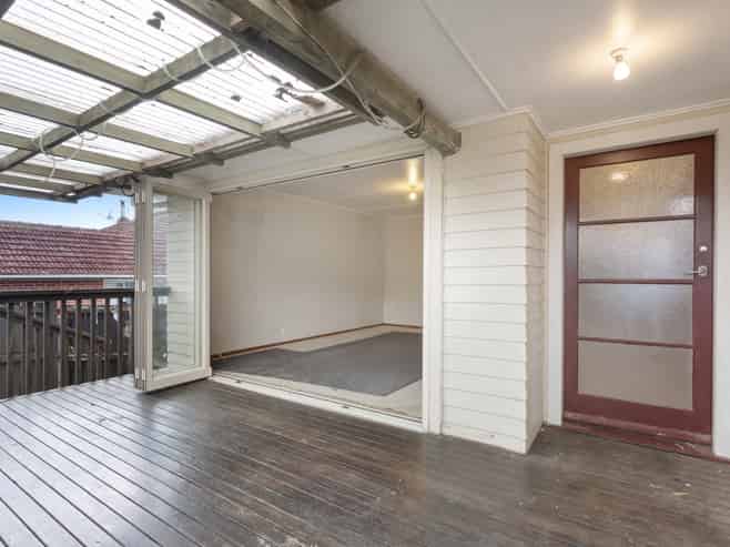 53 Tiroroa Avenue, Te Atatu South