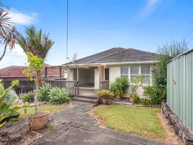 53 Tiroroa Avenue, Te Atatu South