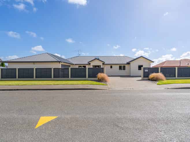 1 Somerset Lane, Rosedale