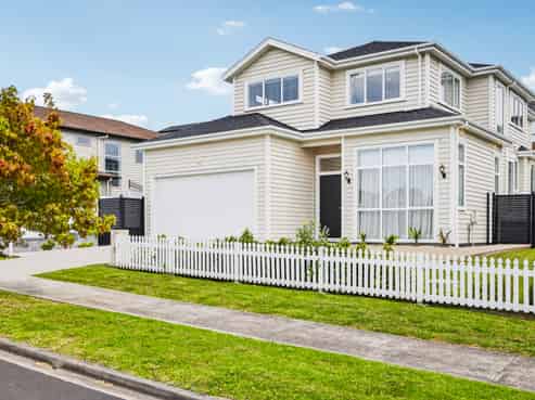 135 Ormonde Drive, Silverdale