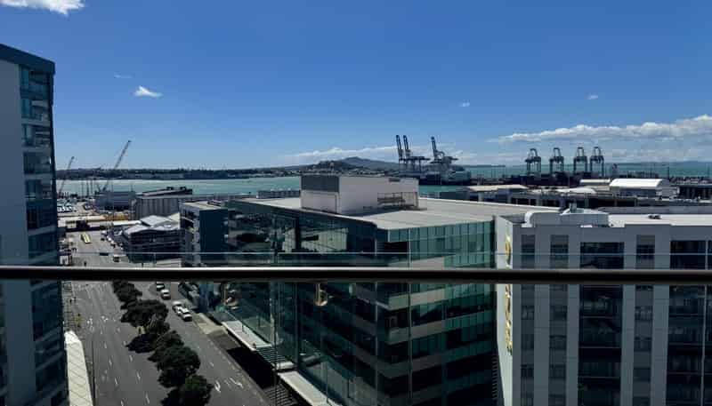 1012/47 Beach Road, Auckland Central