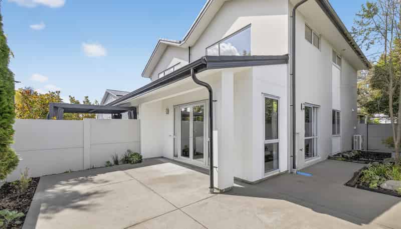 217 Edgeware Road, Saint Albans