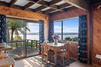 2/102 Wakeman Road, ACACIA BAY