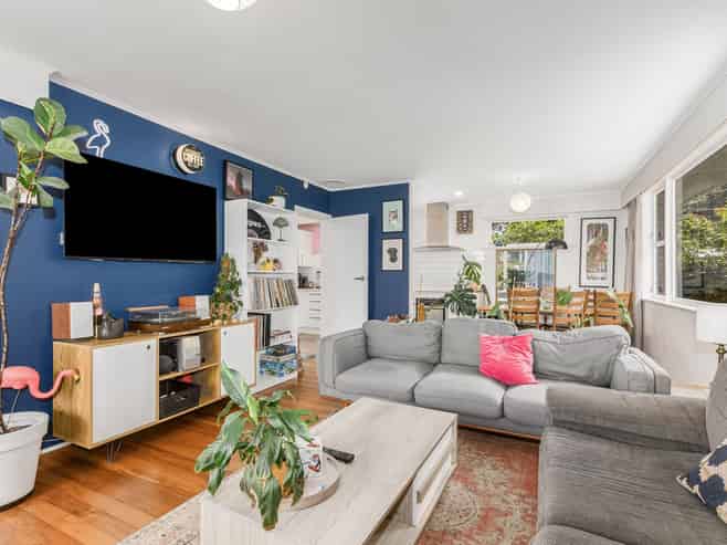 2/159 Muritai Road, Eastbourne