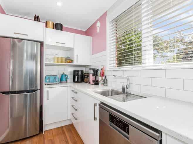 2/159 Muritai Road, Eastbourne