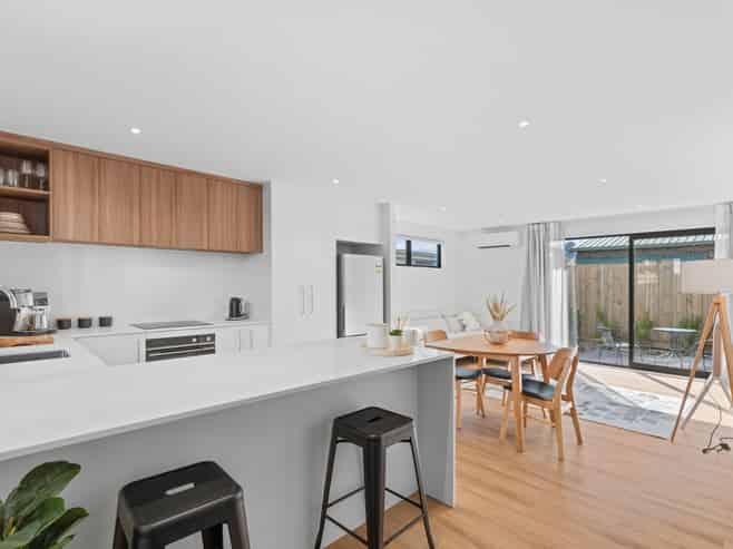 14/130 Holly Road, Saint Albans