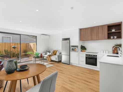 16/130 Holly Road, Saint Albans