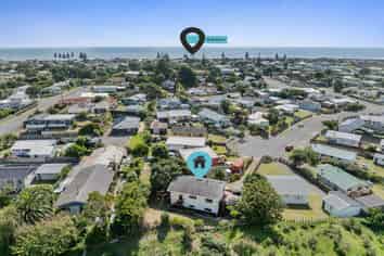 19 Colenso Place, Otaki Beach