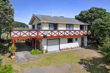 19 Colenso Place, Otaki Beach