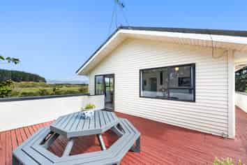 19 Colenso Place, Otaki Beach