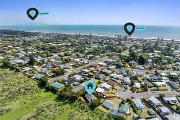 19 Colenso Place, Otaki Beach