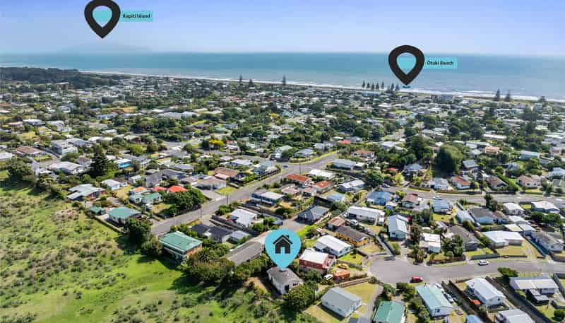 19 Colenso Place, Otaki Beach